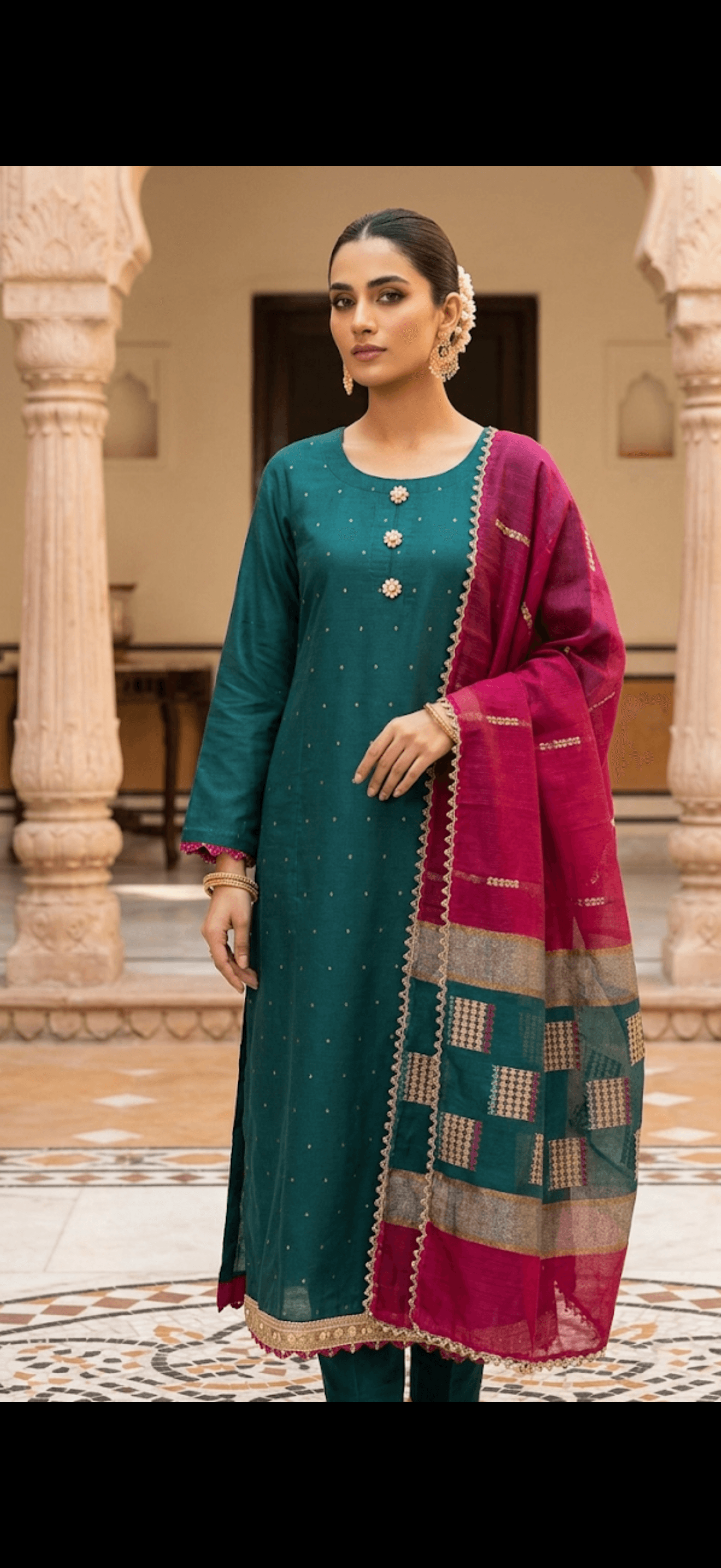 Elegant Teal Jacquard Kurta with Fuchsia Dupatta